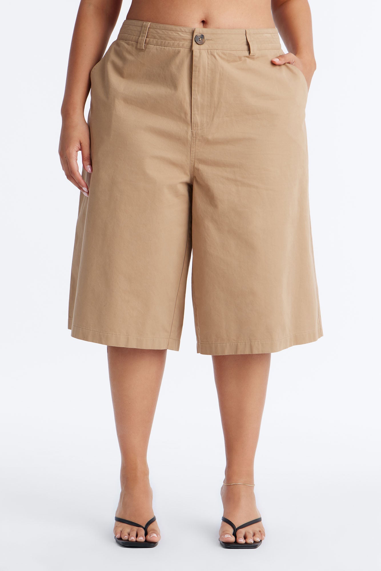 Kieran Low Rise Twill Bermuda Short 14″ - Khaki