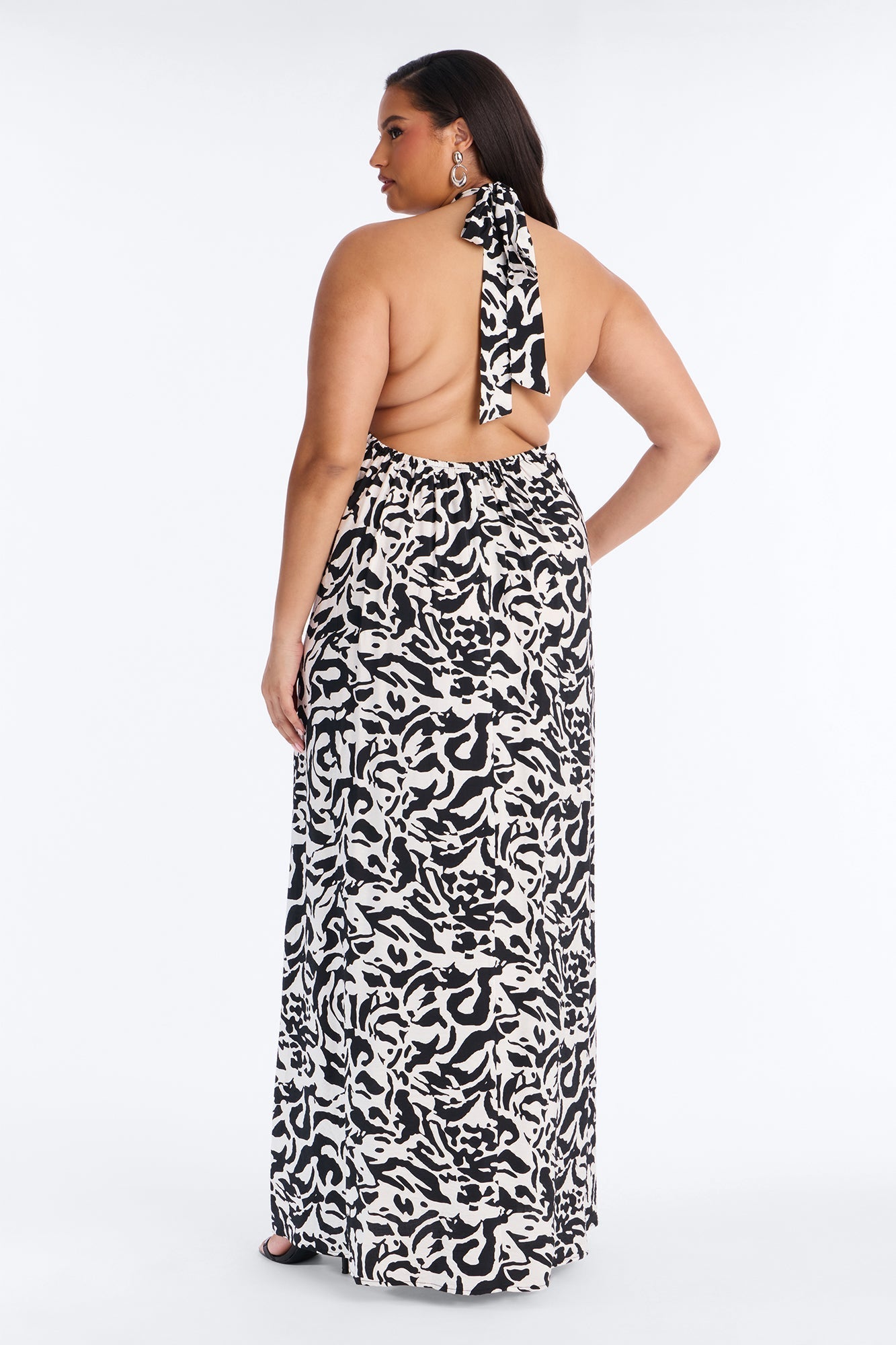 Gracelyn Halter Backless Maxi Dress - Black/White